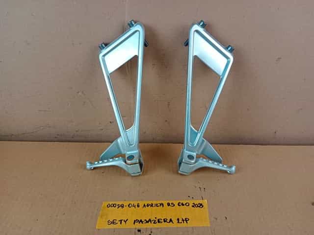 Aprilia RS 660 Sety Pasażera Set Prawy Lewy Podnóżki Podnóżek Tył
