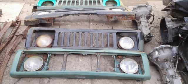 Suzuki Samurai  410 ,,,,413 pas przedni  grill atrapa