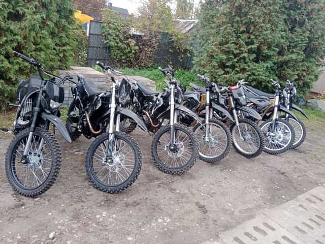 Sprzedam Crossy Asics 300 diabolini 250