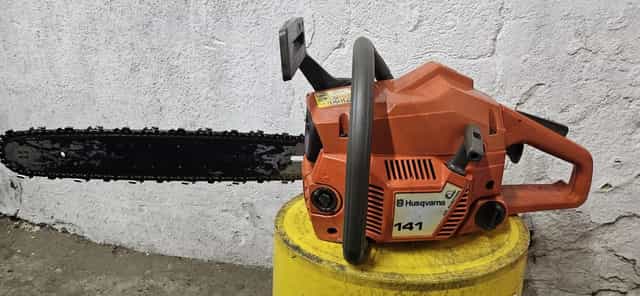 Husqvarna 141 piła spalinowa łańcuchowa pilarka