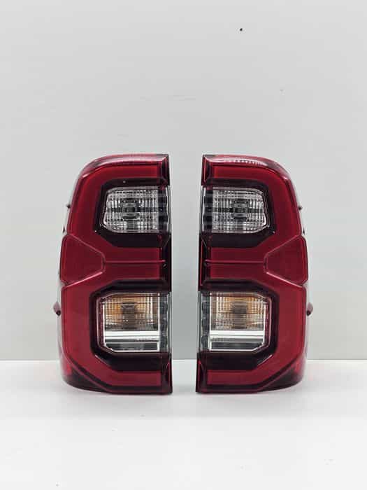 Lampy tylne  Lewa i Prawa do Toyota Hilux VIII 8 20-