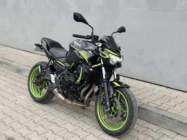 Kawasaki Z650 lift na A2 Akrapovič