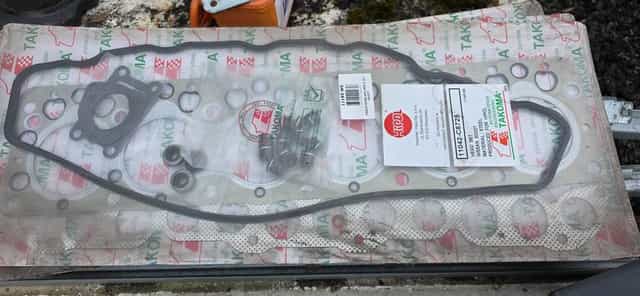 Nissan patrol k160 3,3 zestaw uszczelek góra silnika pod glowicę