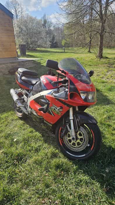 Suzuki  GSXR  750  SRAD