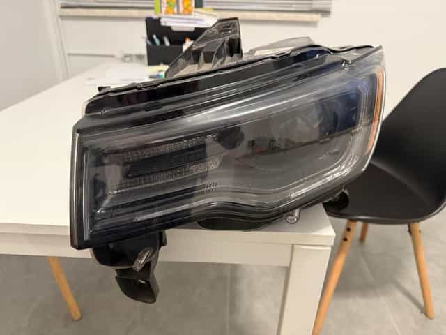 Lampa Jeep Grand Cherokee WK2 lift 14-21 bixenon nieskrętny idealna