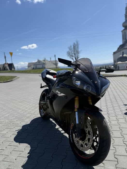 Yamaha r1 akrapovic