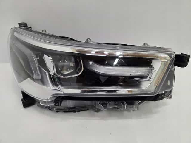 lampa przód przednia prawa toyota hilux viii lift 8 lift 81110-0ku80 e