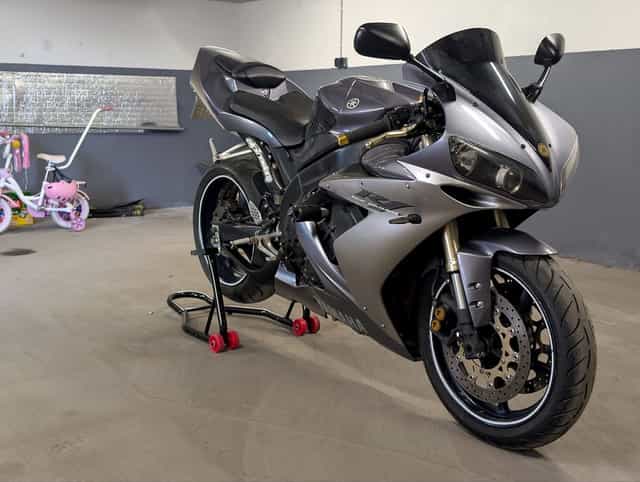 Yamaha R1 rn12 2005r