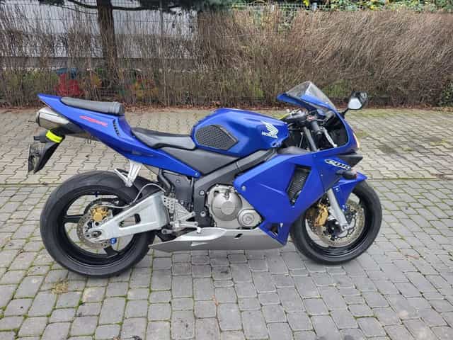 Honda CBR 600 RR 2004r pc37
