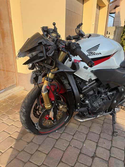 Honda cbr 600fa-uszkodzona