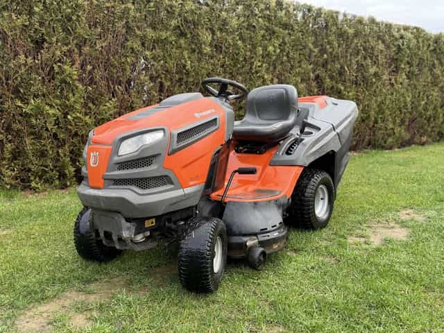 Kosiarka traktorek Husqvarna TC239T