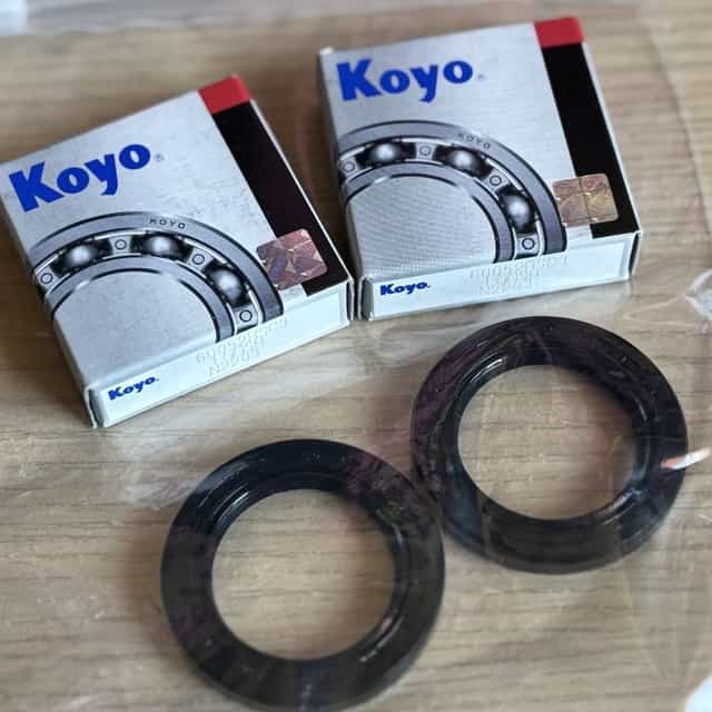 Łożyska Koyo 6005 2RS C3 25x47x12 i Simeringi KTM EXC  Husqvarna TE FE