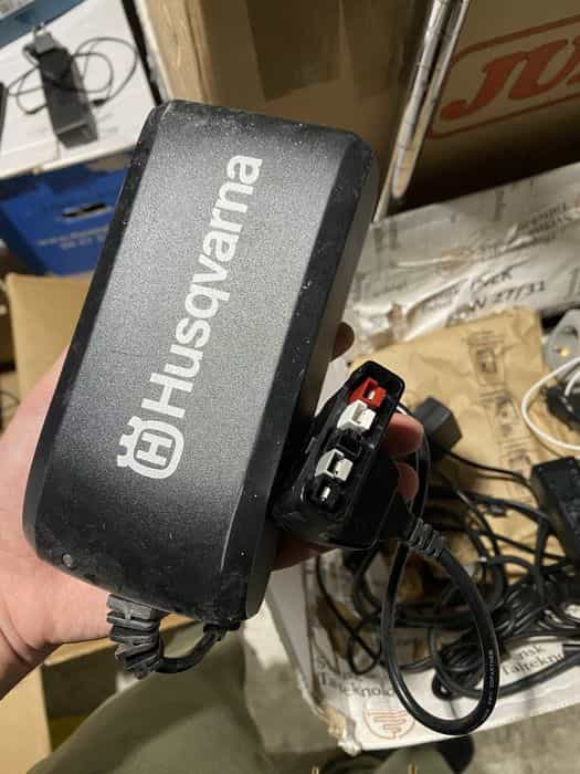 Ładowarka Husqvarna QC80