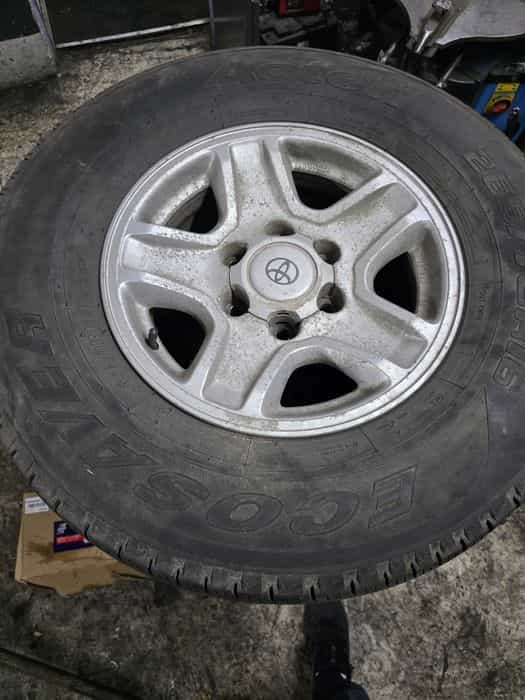 Felgi aluminiowe toyota land cruiser 16