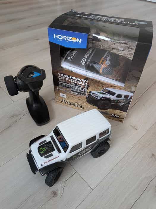 Model RC 1:24 Axial SCX24 Jeep Wrangler