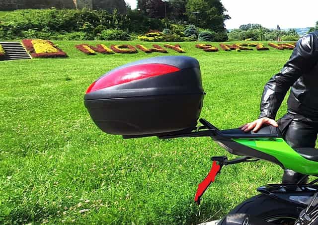 Stelaż motocyklowy z kufrem GIVI i torbą na bak do Kawasaki zx10r zx6r