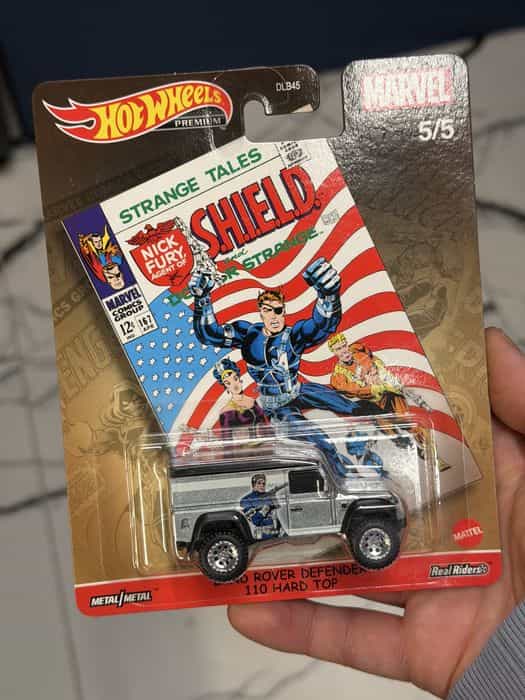 Hot Wheels Premium Land Rover Defender 110 Hard Top MARVEL 2021 Shield