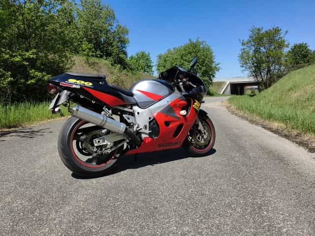 Suzuki gsxr 600 srad