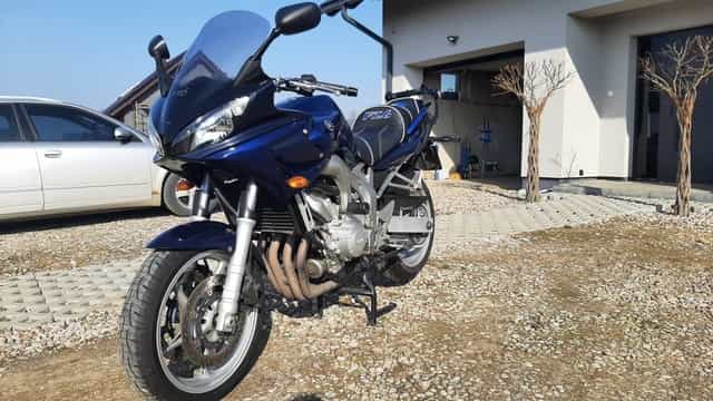 Yamaha FZ6 Fazer 2004r. świeżo po serwisie + kufer centr.Givi Maxia 3