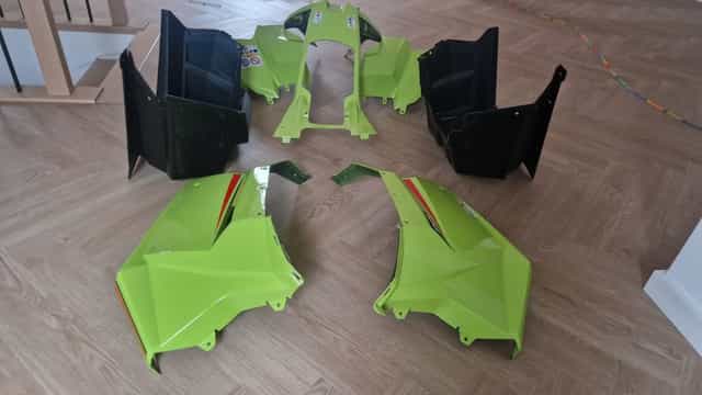 Plastiki polaris scrambler 1000S Nowe