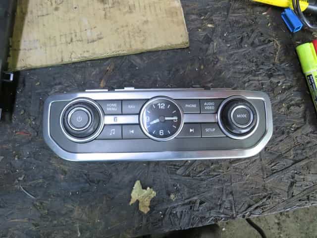 panel ch22-18c858-bb land rover discovery 4 iv