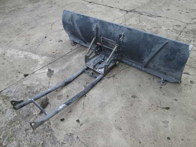 Pług do śniegu do: traktorek ogrodniczy  quad  atv  utv  odśnieżanie