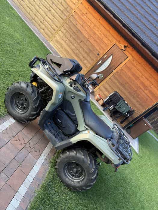 Can-am Outlander PRO 650 /800  2019 r super stan Zarejestrowany