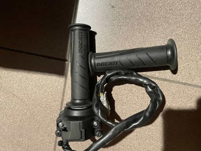 rolgaz manetki ducati panigale v4 diavel stretfighter rolgaz manetki