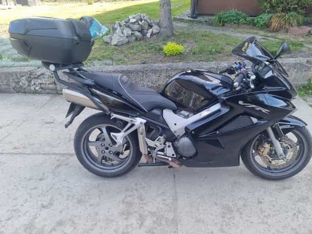 Honda VFR 800 super stan przebieg 38000 km 107 koni Serwisowany