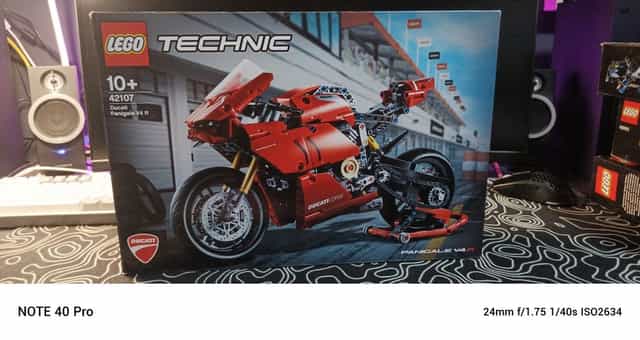 LEGO technic Ducati panigale V4 r