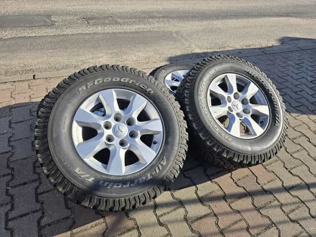 Mitsubishi Pajero, L200, Toyota Hilux Kola All Terrain