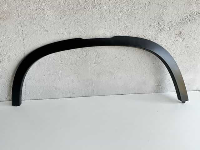 Land Rover Defender L663 20- Listwa Błotnik Lewa Przód L8B2-16A075-AX