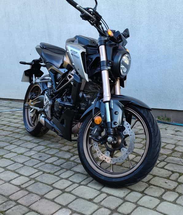 Honda cb 125R   22r super stan  Ledy