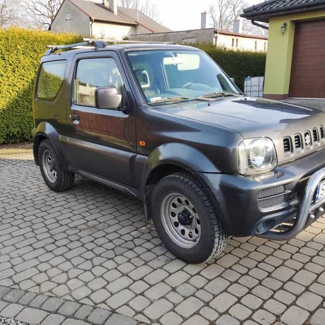 Suzuki Jimny pierwsza rejestracja 2012 z gazem.