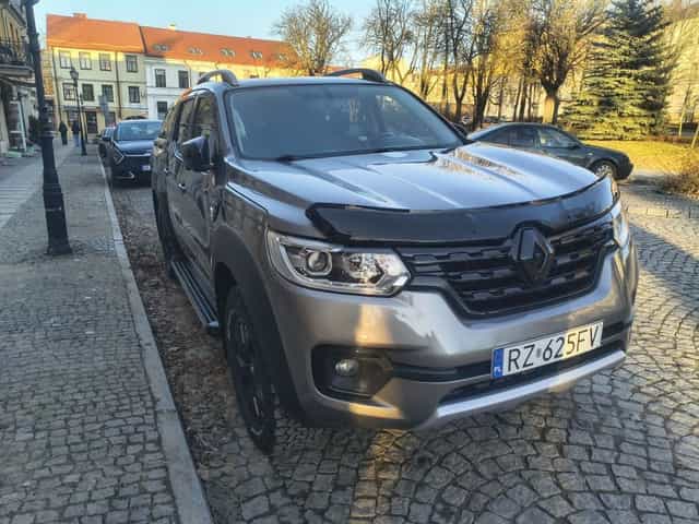 Renault Alaskan Nissan Navara d23