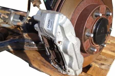 zacisk prawy przód toyota land cruiser 120 d4d oryginał