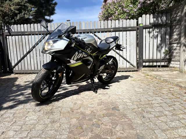 Kawasaki Ninja 125 ABS  Wydech Shark Kat A 1 B
