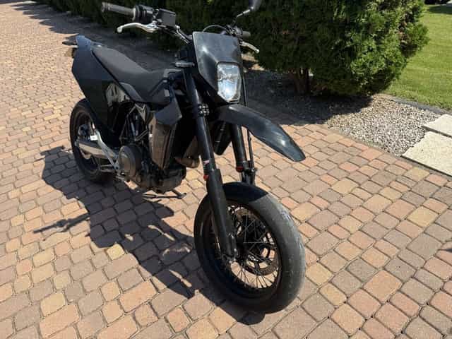 Husqvarna 701 supermoto