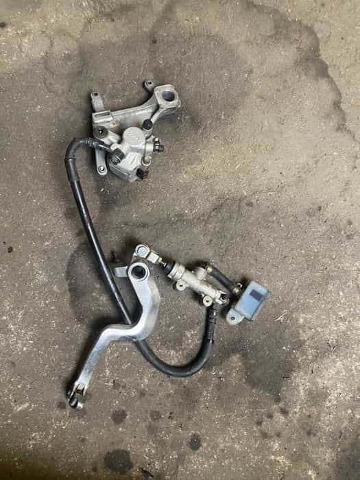 Zacisk hamulcowy tył pompa hamulcowa dźwignia SUZUKI DRZ DR-Z 400