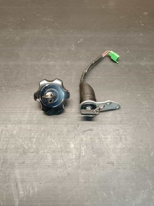 Stacyjka korek baku paliwa 2 kluczyki części Suzuki DRZ DR-Z 400 S SM