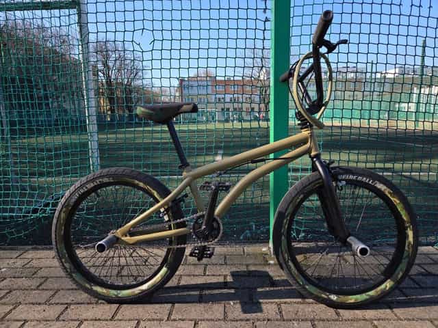 custom BMX 20" freecoaster hamulce Flybikes MacNeil Cult KHE midschool