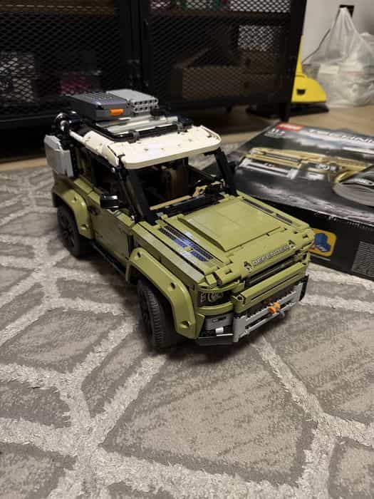 LEGO Technic 42110 Land Rover Defender