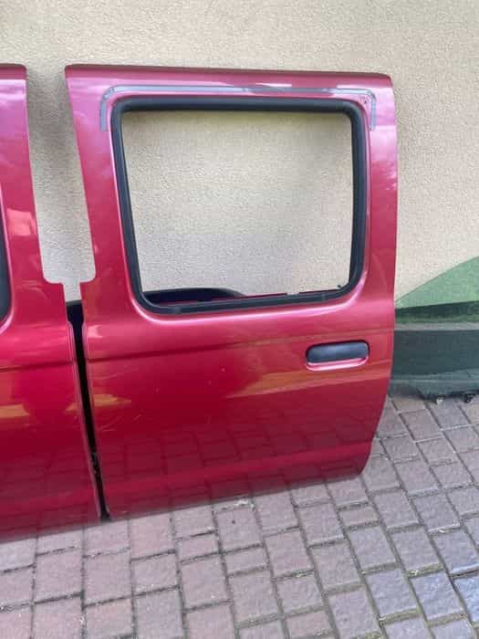 nissan navara d22 kompletne drzwi lewy tył tylne