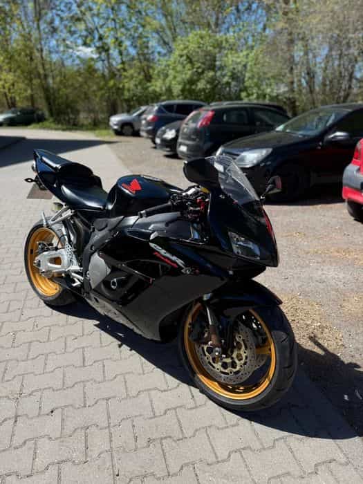 Honda CBR 1000 RR fireblade