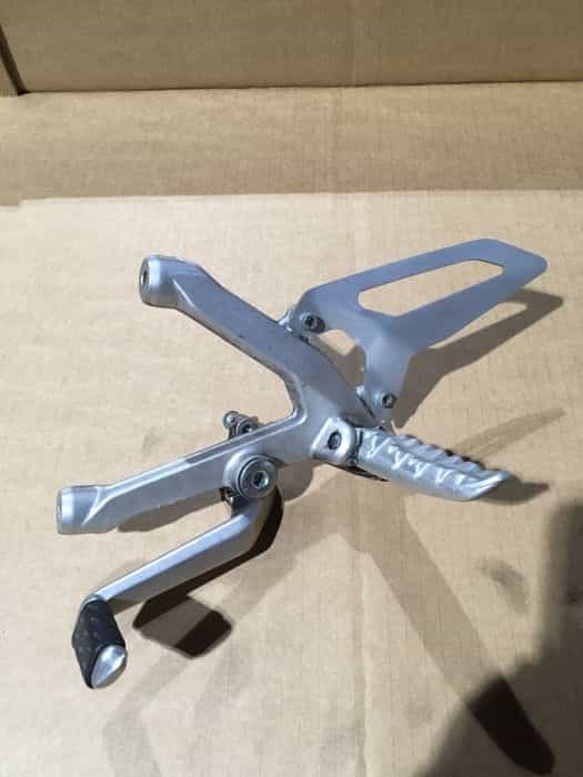 Set podnożek lewy Ducati Panigale 899 . 1199