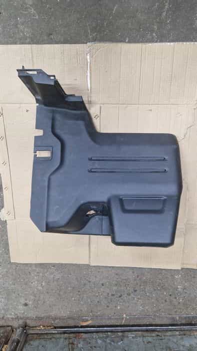 Plastik bagażnika Jeep Wrangler JL