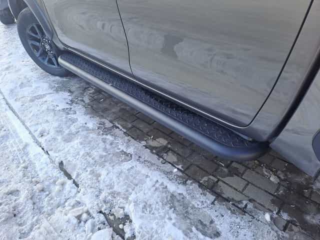 Stopnie boczne Toyota Hilux