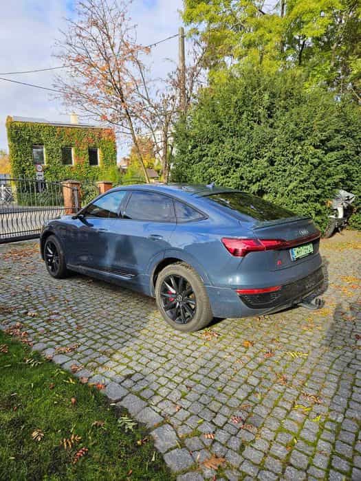 Audi Q8 Sportback e-tron Faktura VAT 23%