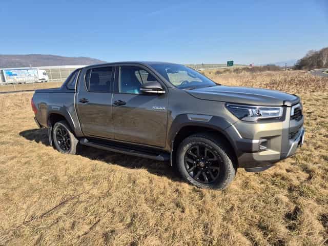 Toyota hilux invicible cesja leasing