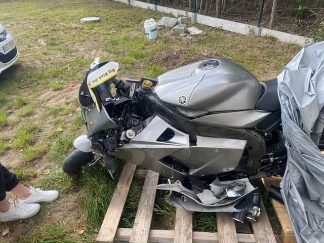 Yamaha r1 rn12 uszkodzona